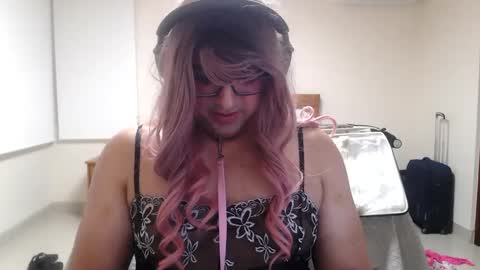 Snapshot of alessalindo840 chatting on January 13, 7:32 am AlessaBabyGirl840 online show from January 13, 7:32 am