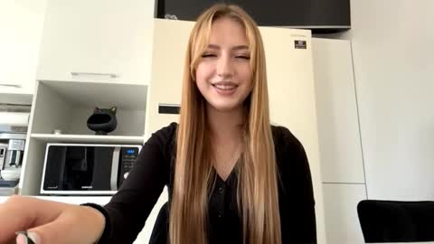 Betty online show from November 27, 9:33 am