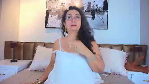 Snapshot of alessandraleroy chatting on July 15, 12:21 pm Alessandra online show from July 15, 12:21 pm