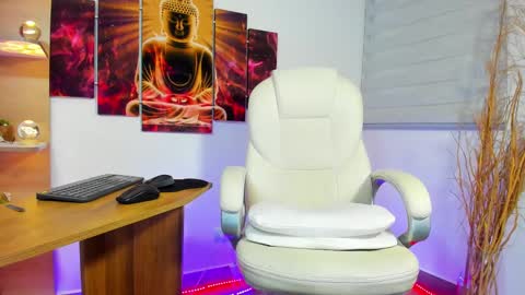 ALESSANDRO  WYE online show from January 19, 8:50 am