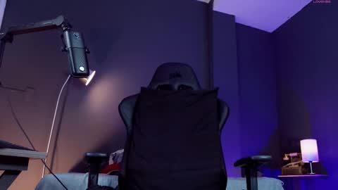 Snapshot of alessandro_duty chatting on October 30, 1:18 am Alessandro INDEPENDENT MODEL online show from October 30, 1:18 am