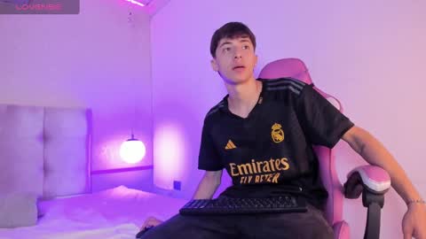 Snapshot of alessandro_dybala chatting on December 28, 11:52 am Alessandro Dybala online show from December 28, 11:52 am