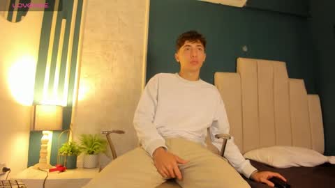 Snapshot of alessandro_dybala chatting on January 4, 12:05 pm Alessandro Dybala online show from January 4, 12:05 pm