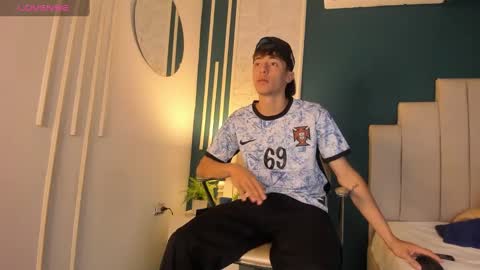 Snapshot of alessandro_dybala chatting on January 26, 12:01 pm Alessandro Dybala online show from January 26, 12:01 pm