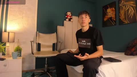 Snapshot of alessandro_dybala chatting on January 29, 1:07 pm Alessandro Dybala online show from January 29, 1:07 pm