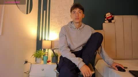 Snapshot of alessandro_dybala chatting on January 31, 12:29 pm Alessandro Dybala online show from January 31, 12:29 pm