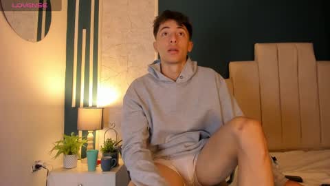 Snapshot of alessandro_dybala chatting on January 31, 3:33 pm Alessandro Dybala online show from January 31, 3:33 pm