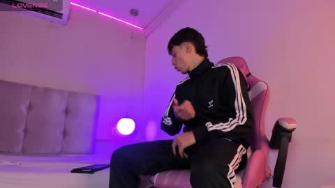 Snapshot of alessandro_dybala chatting on February 2, 12:24 pm Alessandro Dybala online show from February 2, 12:24 pm