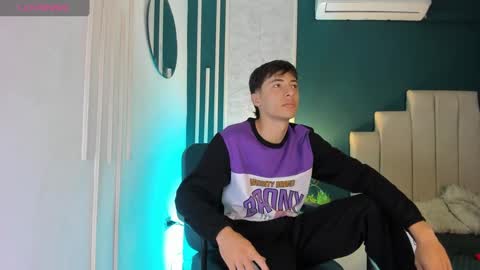 Snapshot of alessandro_dybala chatting on February 28, 11:47 am Alessandro Dybala online show from February 28, 11:47 am