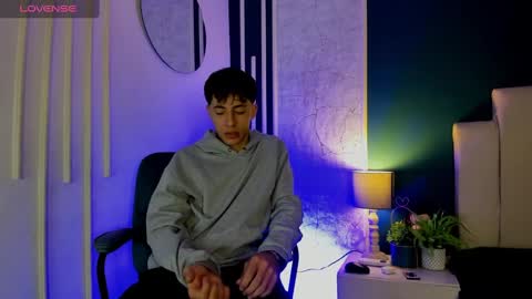 Snapshot of alessandro_dybala chatting on March 1, 11:50 am Alessandro Dybala online show from March 1, 11:50 am