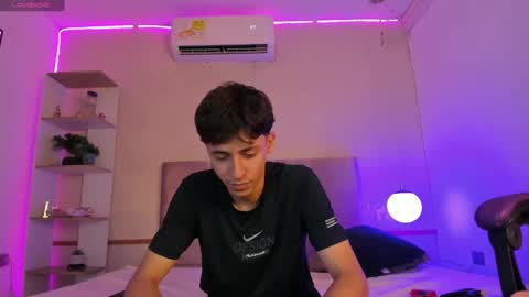 Snapshot of alessandro_dybala chatting on March 4, 2:53 pm Alessandro Dybala online show from March 4, 2:53 pm