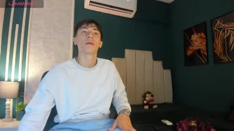 Snapshot of alessandro_dybala chatting on March 6, 11:36 am Alessandro Dybala online show from March 6, 11:36 am