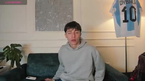 Snapshot of alessandro_dybala chatting on March 8, 3:24 pm Alessandro Dybala online show from March 8, 3:24 pm