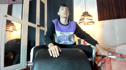 Snapshot of alessandro_dybala chatting on March 9, 11:36 am Alessandro Dybala online show from March 9, 11:36 am