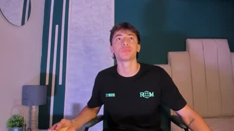 Snapshot of alessandro_dybala chatting on October 10, 12:04 pm Alessandro Dybala online show from October 10, 12:04 pm