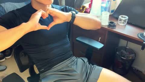 Snapshot of alessandro_fantasia chatting on February 7, 10:24 pm Alessandro online show from February 7, 10:24 pm