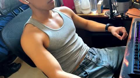 Snapshot of alessandro_fantasia chatting on March 7, 11:46 pm Alessandro online show from March 7, 11:46 pm