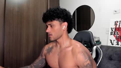 Snapshot of alessandro_vanni chatting on September 22, 1:29 am Alessandro Vanni online show from September 22, 1:29 am