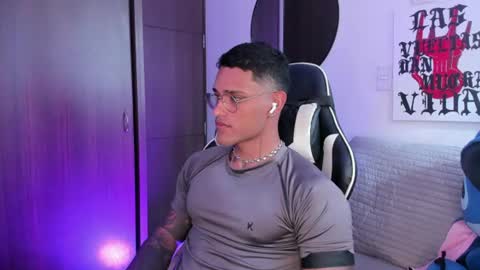Snapshot of alessandro_vanni chatting on June 11, 1:20 pm Alessandro Vanni online show from June 11, 1:20 pm
