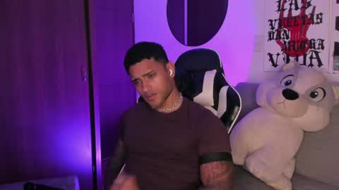 Snapshot of alessandro_vanni chatting on June 22, 3:58 am Alessandro Vanni online show from June 22, 3:58 am