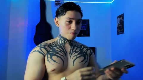 Snapshot of alessandro_wolf chatting on December 4, 12:30 am Alessandro online show from December 4, 12:30 am