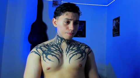 Snapshot of alessandro_wolf chatting on December 31, 9:17 pm Alessandro online show from December 31, 9:17 pm