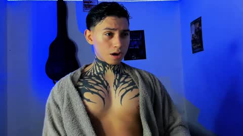 Snapshot of alessandro_wolf chatting on January 7, 12:03 am Alessandro online show from January 7, 12:03 am