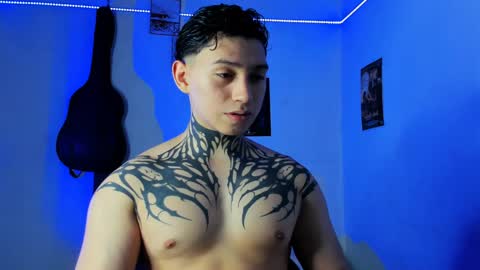 Snapshot of alessandro_wolf chatting on January 12, 11:58 pm Alessandro online show from January 12, 11:58 pm