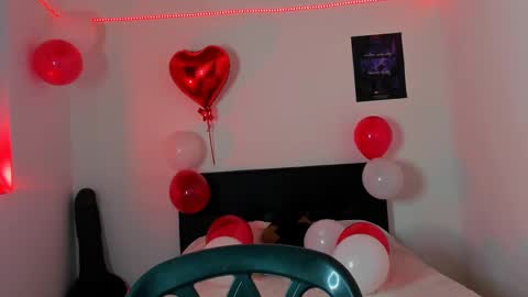 Snapshot of alessandro_wolf chatting on February 15, 12:15 am Alessandro online show from February 15, 12:15 am