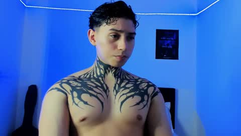 Snapshot of alessandro_wolf chatting on February 23, 1:02 am Alessandro online show from February 23, 1:02 am