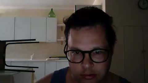 Snapshot of alessandroa6 chatting on June 7, 11:58 am alessandro online show from June 7, 11:58 am