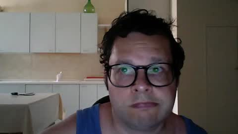 Snapshot of alessandroa6 chatting on June 27, 12:33 pm alessandro online show from June 27, 12:33 pm
