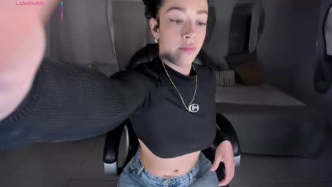 ALESSA ROMERO  online show from November 9, 5:22 pm