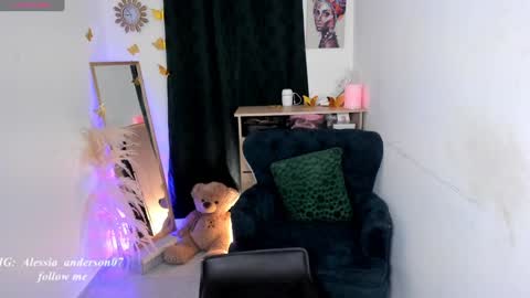 Snapshot of alessia_anderson07 chatting on January 25, 1:54 am Yy  online show from January 25, 1:54 am