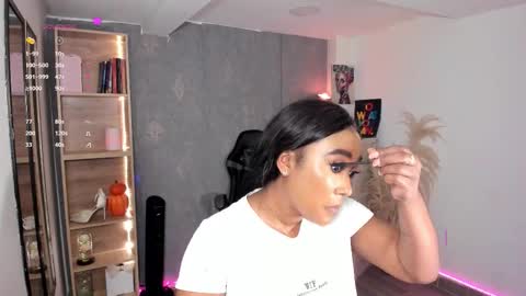 Snapshot of alessia_anderson07 chatting on October 28, 9:50 pm Yy  online show from October 28, 9:50 pm