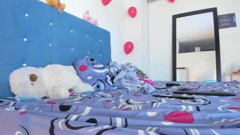 Snapshot of alessia_hot1 chatting on February 22, 1:44 am alessia_hot1 online show from February 22, 1:44 am