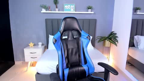 A L E S S I A online show from February 19, 8:41 pm