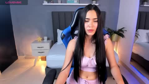 A L E S S I A online show from February 22, 12:05 am