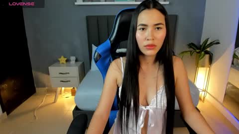 A L E S S I A online show from February 22, 7:47 pm