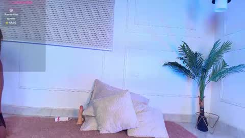 Snapshot of alessia_moon1 chatting on November 8, 12:49 pm Alejandra online show from November 8, 12:49 pm