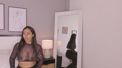 Snapshot of alessia_selene chatting on July 16, 10:49 pm alessia_selene online show from July 16, 10:49 pm