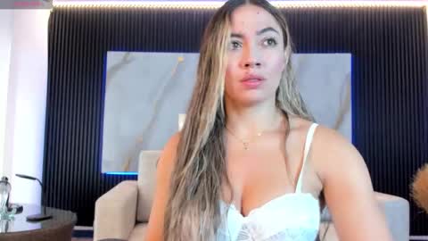 Snapshot of alessia_taylorr chatting on November 8, 11:54 am Alessia Everyday From 0530 to 1430 Col Time online show from November 8, 11:54 am