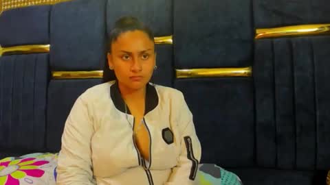 Snapshot of alessiaandscarlet chatting on December 4, 12:36 pm Alessie and scarlet online show from December 4, 12:36 pm