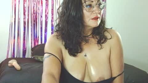 Snapshot of alessiabobs chatting on February 22, 1:44 am Allesiaboobs online show from February 22, 1:44 am