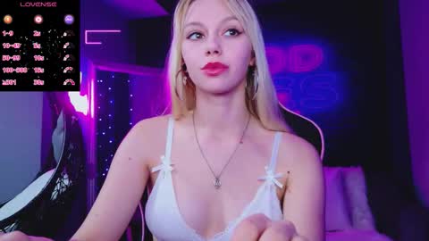 alessiacroft online show from December 18, 5:35 am