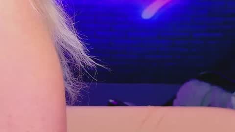 Snapshot of alessiacroft chatting on June 19, 4:17 am alessiacroft online show from June 19, 4:17 am