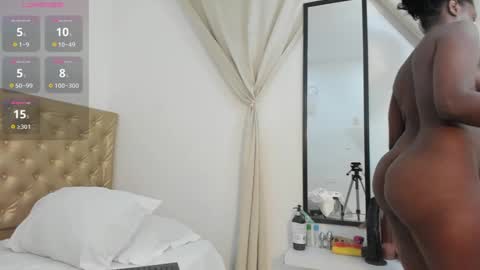 Snapshot of alessiiaa_ chatting on September 16, 9:16 pm alessiiaa online show from September 16, 9:16 pm