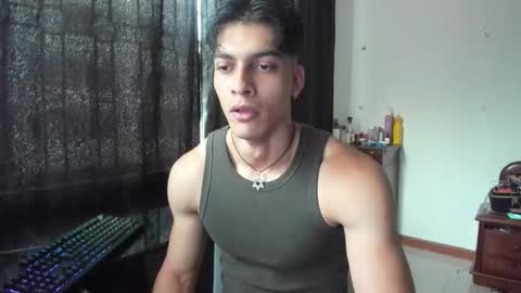 Snapshot of alessio_vale chatting on March 23, 11:25 am alessio Vale online show from March 23, 11:25 am