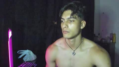Snapshot of alessio_vale chatting on March 24, 1:32 am alessio Vale online show from March 24, 1:32 am