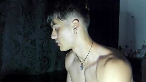 Snapshot of alessio_vale chatting on March 25, 10:32 am alessio Vale online show from March 25, 10:32 am